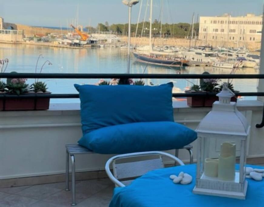 Emozioni Dal Porto Apartment Trani Exterior photo