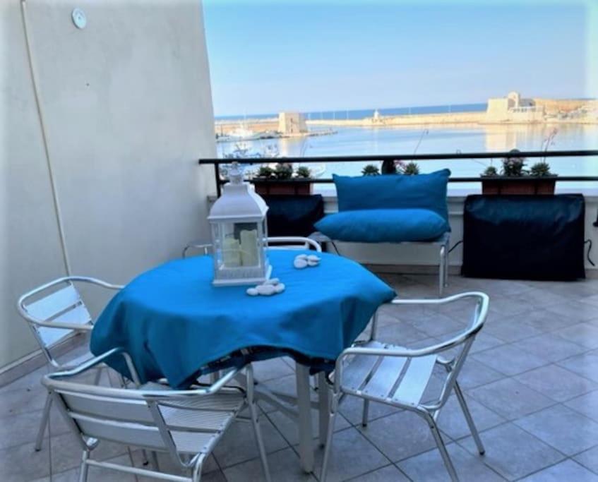 Emozioni Dal Porto Apartment Trani Exterior photo